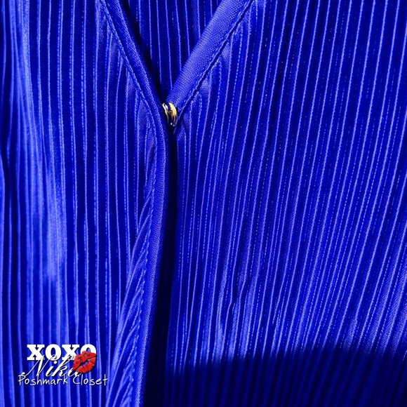 💙Beautiful Blue Blouse💙 - Picture 3 of 5